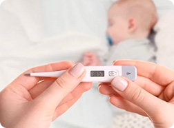 Mách mẹ cách xử lý khi trẻ 8 tháng bị sốt