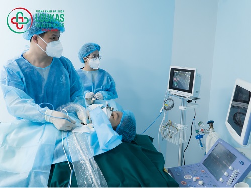 Bác sĩ đốt sóng cao tần RFA tiêu u tuyến giáp top đầu tại Việt Nam