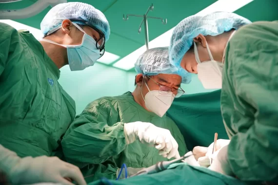 Chi phí mổ u tuyến giáp là bao nhiêu? Có đắt không?